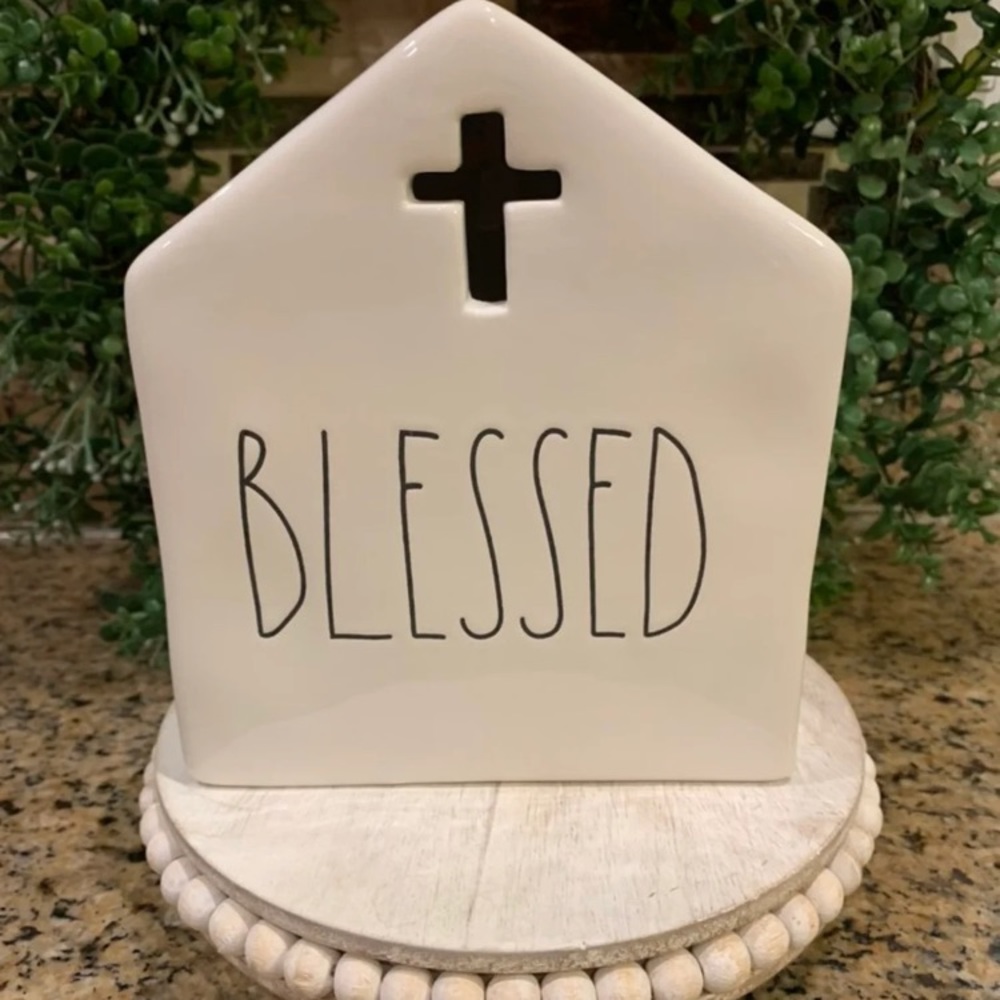 2021 HTF candlelight ceramic house rae dunn